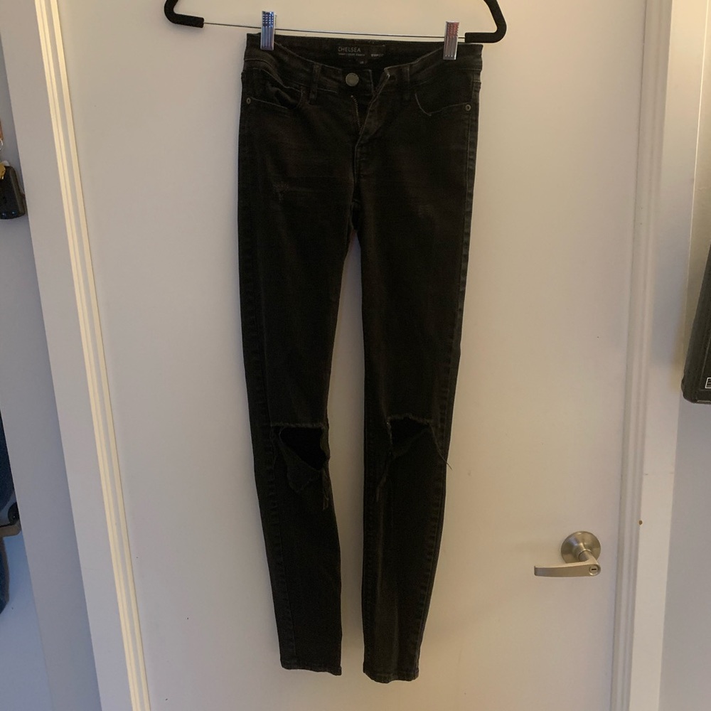Black RW & Co Balck jeans with rips in the knee